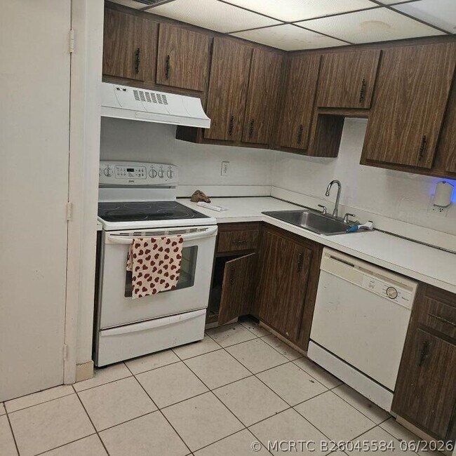 Photo - 4174 Inverrary Dr Unit 603