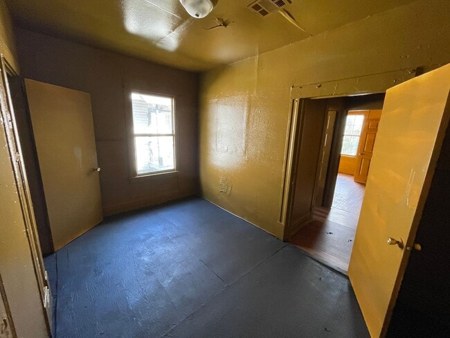 Photo - 2816 Milton St