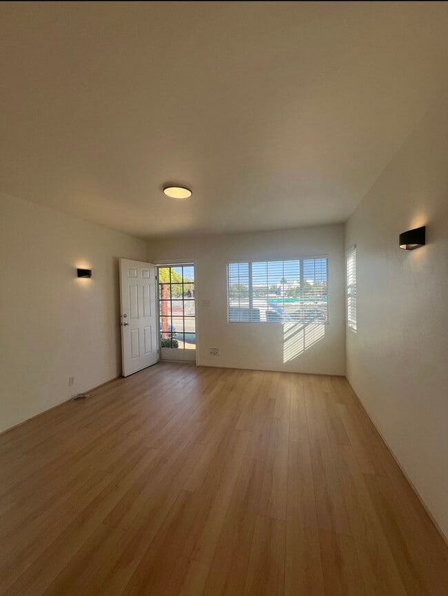 Photo - 2419 Arizona Ave