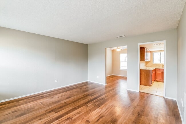 Photo - 1513 Long Shadow Ln