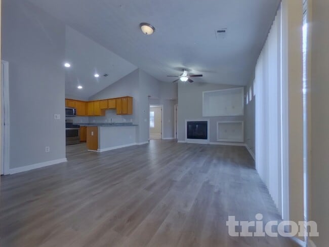 Photo - 225 Silver Fox Trail