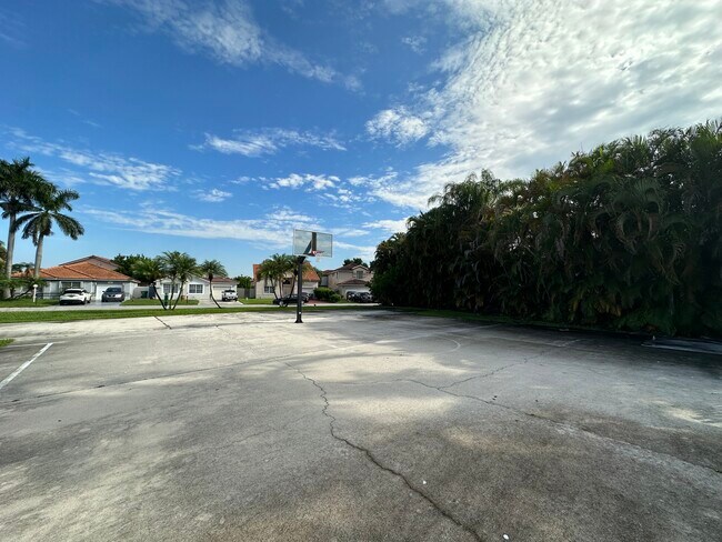 Photo - 5581 NW 184th Ter