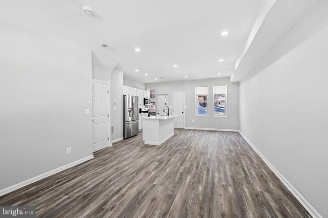 Photo - 4206 Ivanhoe Ave