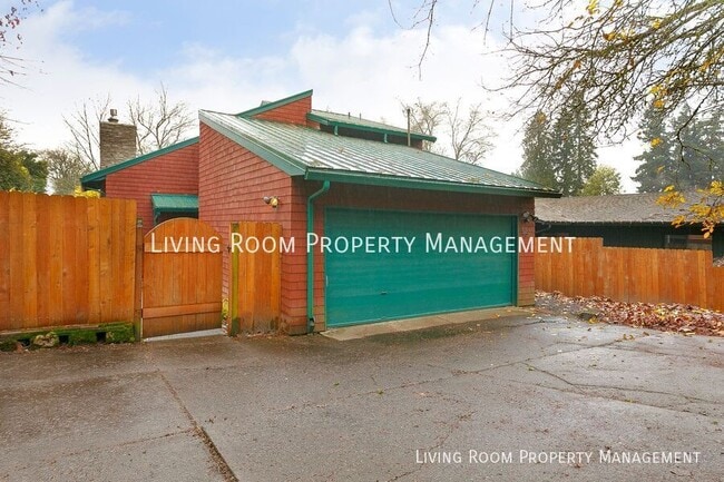 Building Photo - 12233 SE River Rd