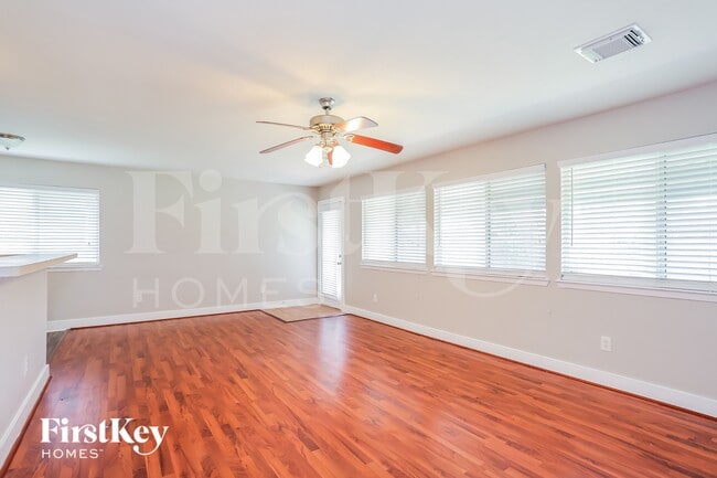 Photo - 19943 Crested Hill Ln