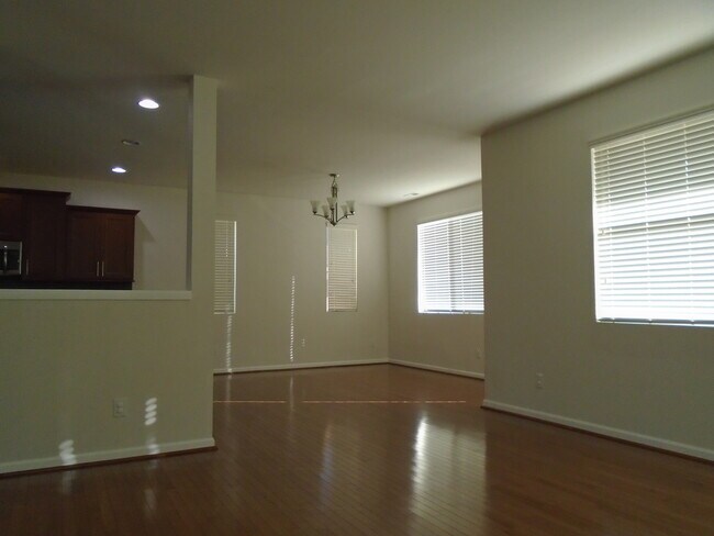Photo - 3 Bedroom Bothell, Sommerwood Home