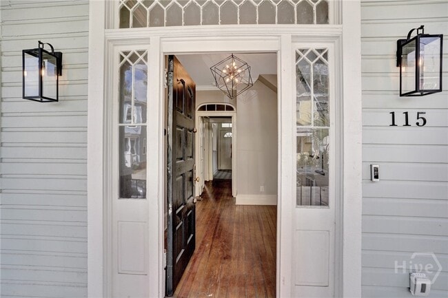 Building Photo - 115 W 34th St