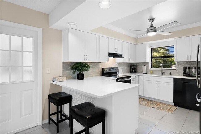 Photo - 4885 SE Capstan Ave Unit 27