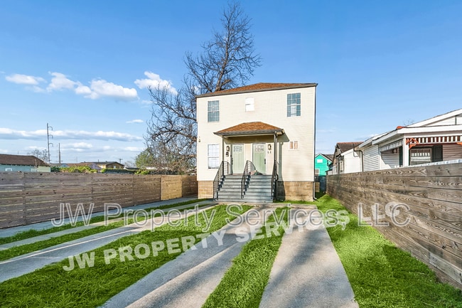 Building Photo - 2632-34 Annette St