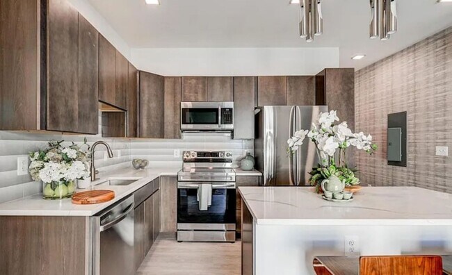 Photo - 421 S Broadway