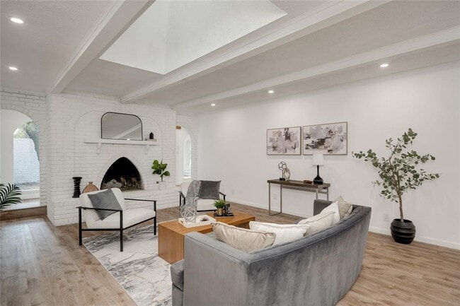 Photo - 4202 N Hills Dr