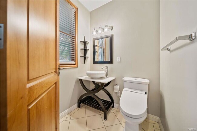 Photo - 216 N Buena Vista St Casa