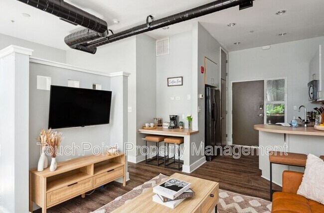 Photo - 514 W 10th St Unidad #205