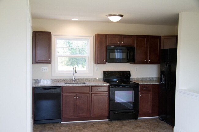 Photo - 420 Phillips Aly