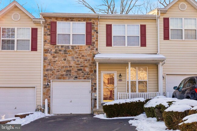 Photo - 106 Avon Ct Townhome