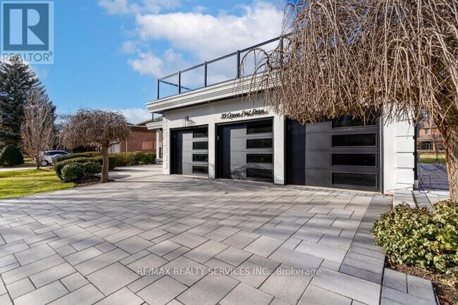 Photo - 30 Queen Post Dr