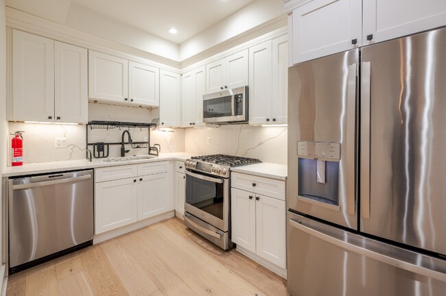 Photo - 1658 K St NE Unit #2