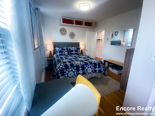 Photo - 1004 Tremont St Unidad 2