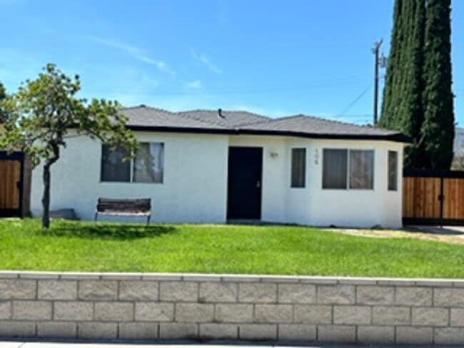 Building Photo - Beautiful Remodeled Home in Tehachapi!
