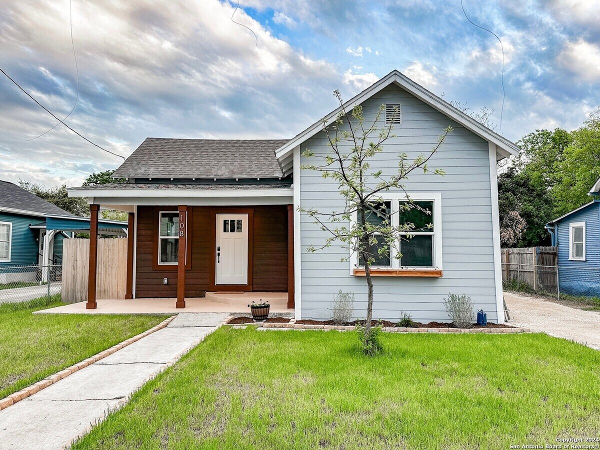 Photo - 108 Oelkers St