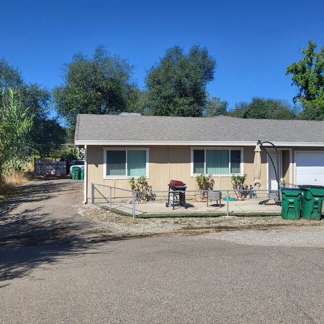 Photo - 2120 Rosamond St Unit 3