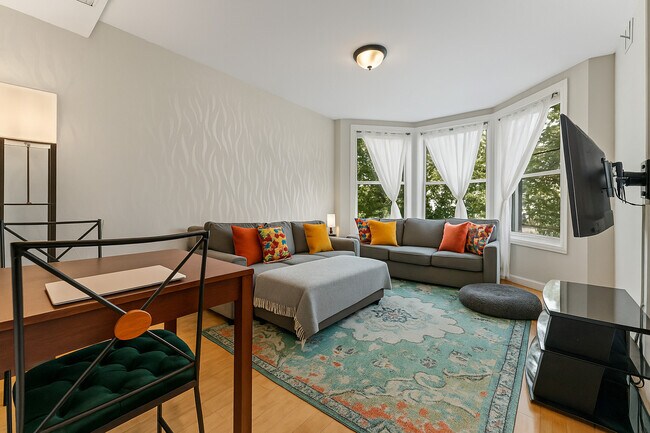 Photo - 2703 N Ridgeway Ave Unit 2