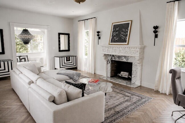 Photo - 3190 Sheridan Ave