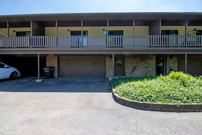 Building Photo - Two Bedroom Apartment