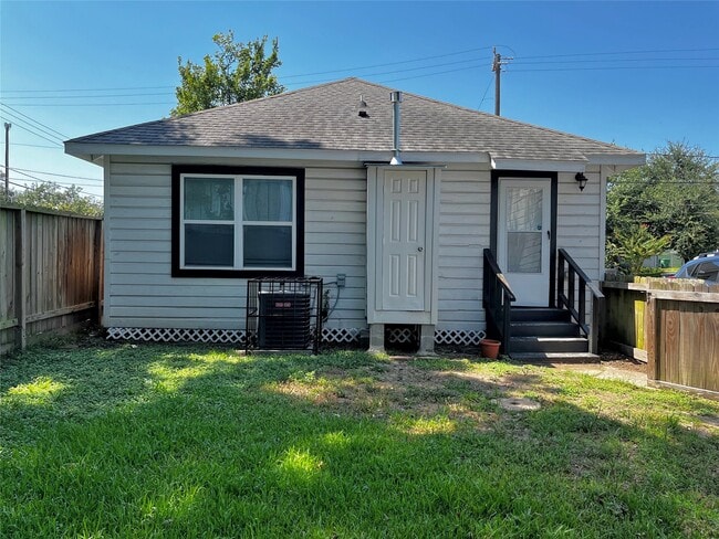 Photo - 104 N Eastwood St