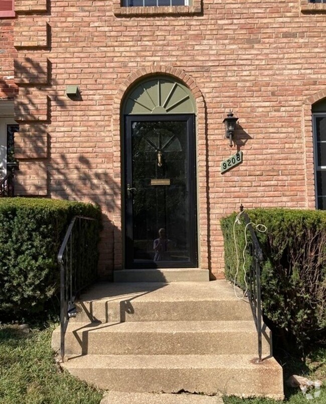 Building Photo - Where Elegance Meets Home! Waiting on you!