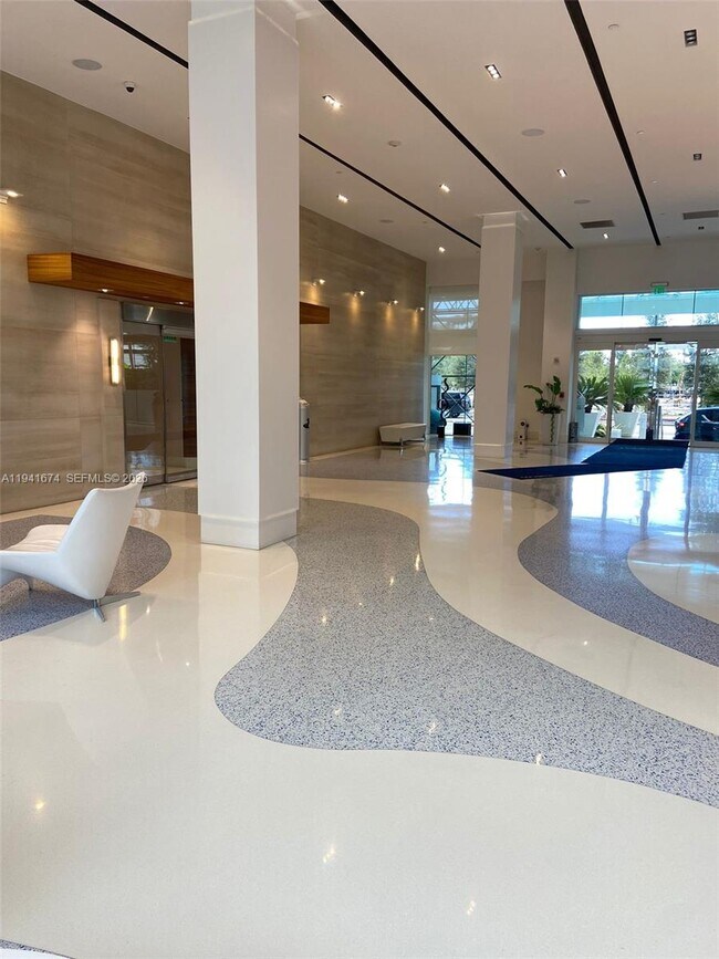 Photo - 650 West Ave Unidad 810