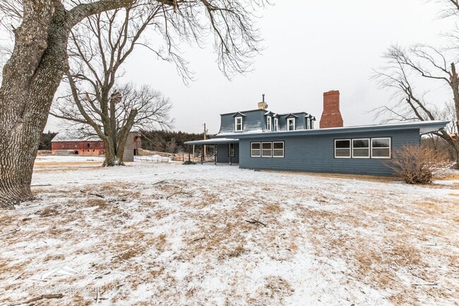 Building Photo - 26603 K-99 Hwy