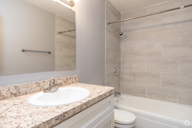 Photo - Orange Apartments