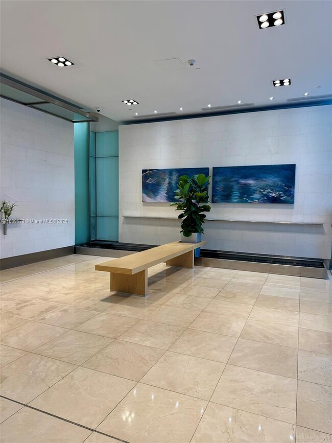 Building Photo - 2101 Brickell Ave Unit 1209