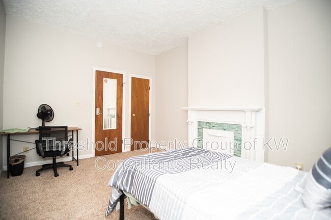 Photo - 1355-1357 Dennison Ave