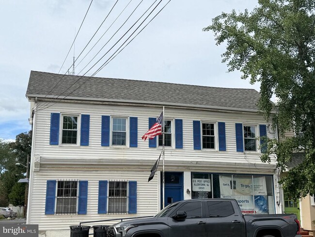 12 N Main St Unit 2
