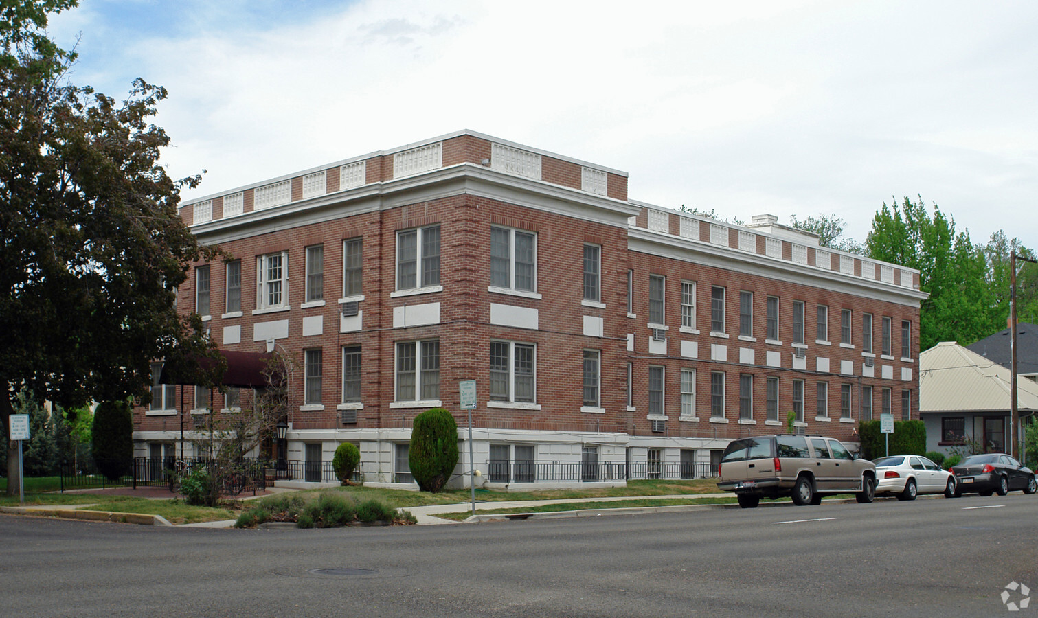 Wellman Apartments - Wellman Apartments