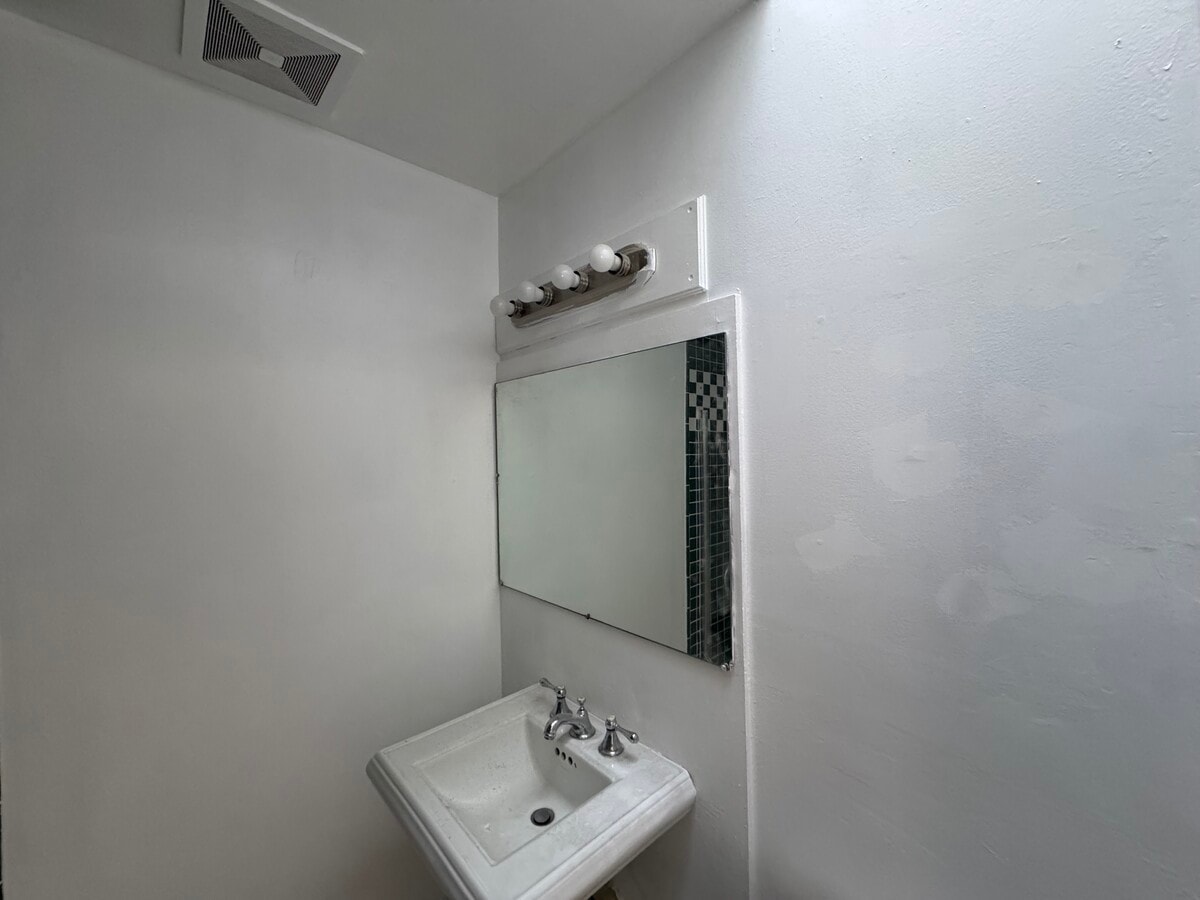 Photo - 2217 Selby Ave