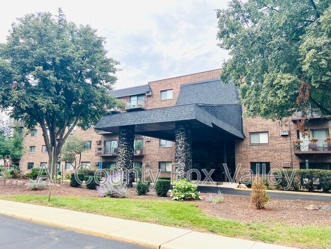 Building Photo - 239 N Mill Rd Unit apt 410