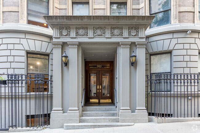 Entrance - 303 W 80th St