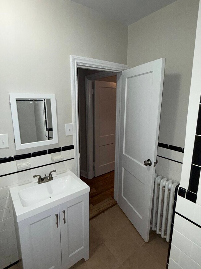 Photo - 5108 2nd St NW Unidad #2