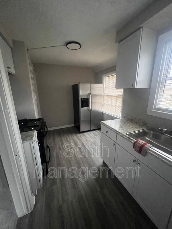 Photo - 18260 Avon Ave