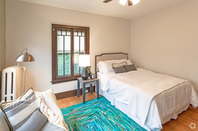 1536 LaSalle Ave - Studio, 1BA