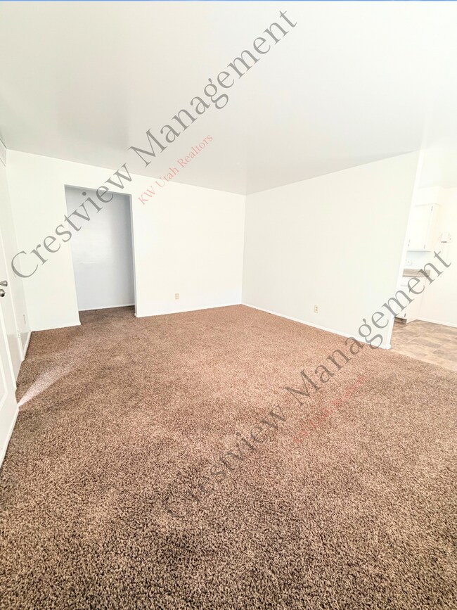 Photo - 549 Stringham Ave Unit B