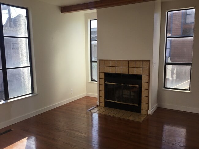 Photo - 2152 Clinton Ave Unit B