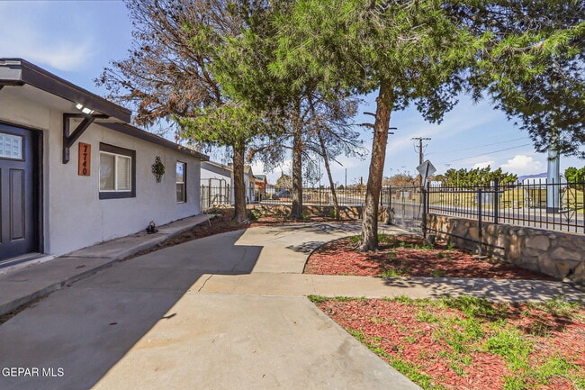 Photo - 7740 Phoenix Ave