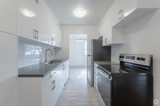 Interior Photo - 125 Neptune