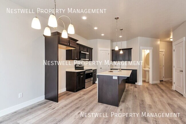 Photo - 1562 W State Rd