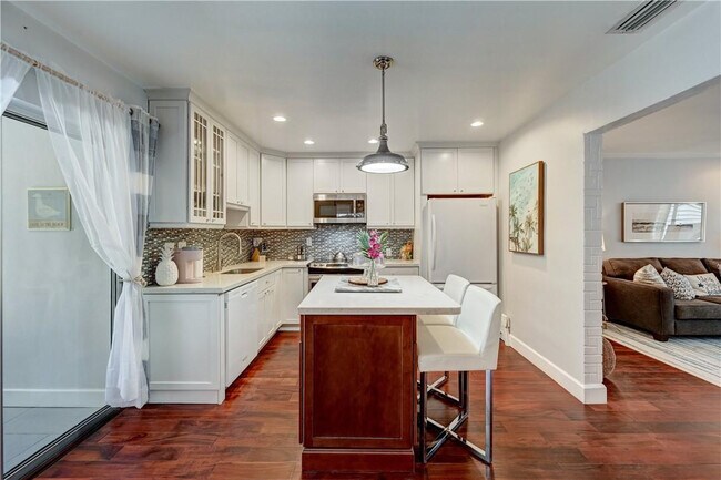 Photo - 1844 SE 7th St