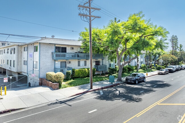 Woodridge Apartments